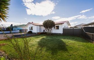 3 Curling Crescent, Onekawa