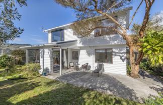 22 Sunrise Boulevard, Tawa
