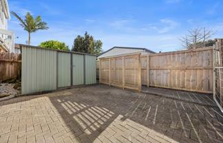 2/220A Church Street, Onehunga