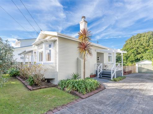 35 Aroha Avenue, Sandringham