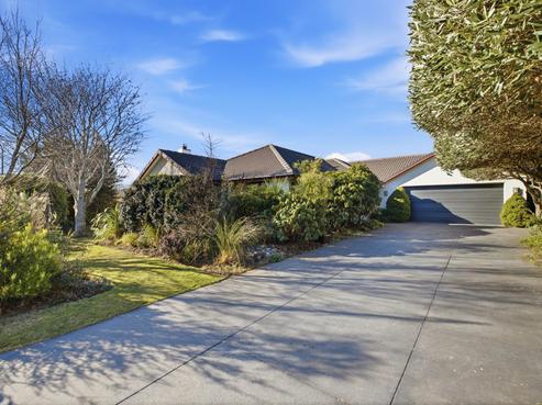 1 Caroline Way, Northwood