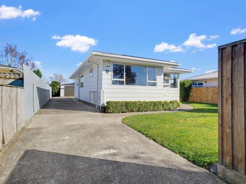 16 Acacia Street, Kelvin Grove