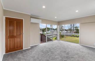 1/2 Cheval Drive, Totara Vale