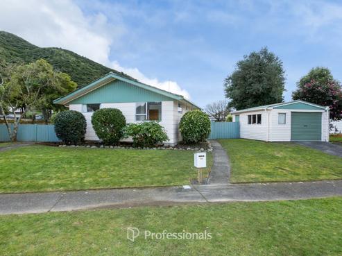 35 Larchmont Grove, Totara Park