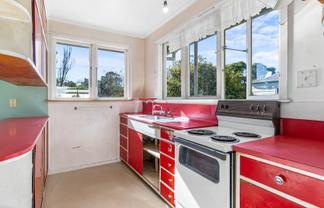 352 Whangaparaoa Road, Stanmore Bay