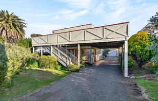 44 Pinedale Crescent, Riversdale Beach