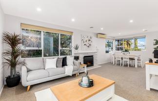 19 Hartford Crescent, Totara Park