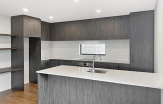 1/317 Lincoln Road , Addington