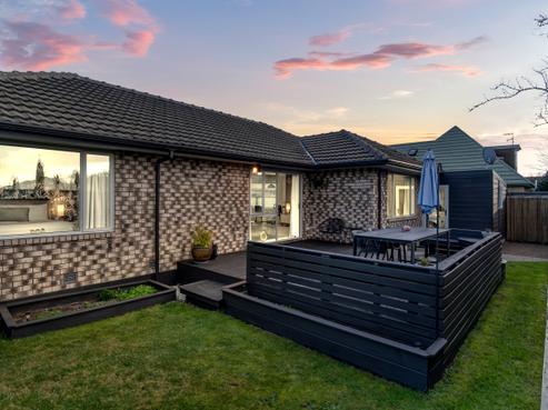 2/266 Sawyers Arms Road, Bishopdale