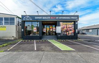 Glen Innes Retail Showroom & Warehouse