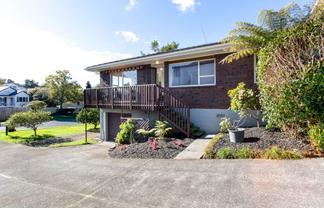 1/4 Celina Place, Browns Bay