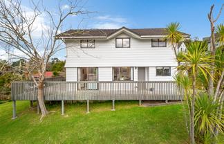 1/70 Ayton Drive, Totara Vale