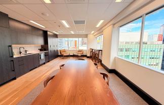 PROFESSIONAL OFFICES AT GOOD RENTALS!
