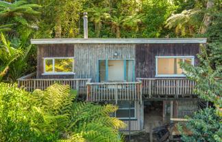 45 Takahe Rd, Titirangi