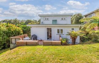 4 Lyndfield Lane, Newlands