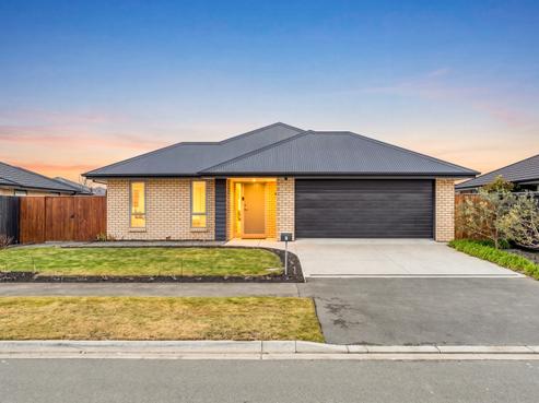 7 Petunia Drive, Hornby