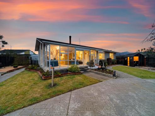 30 Bayswater Crescent, Bromley