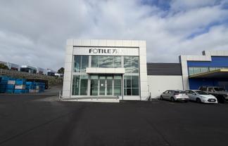 High-profile Wairau showroom and warehouse