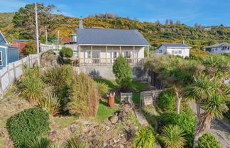 40 Theodore Street, Bluff