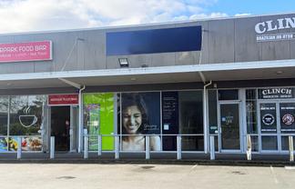 AIRPORT OAKS RETAIL SPACE

