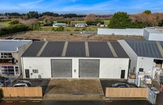 Versatile warehouse with excellent access