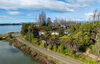 9 & 19 Rowling Loop, Lower Moutere