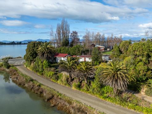 19 Rowling Loop, Lower Moutere