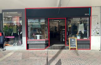 Prime retail leasing on Emerson