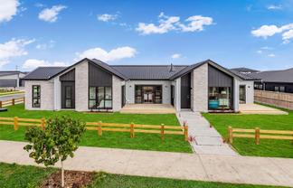  8 Arahi Road, Clevedon