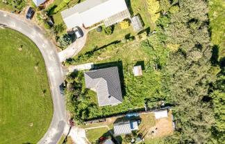 15 Kennard Crescent, Karitane