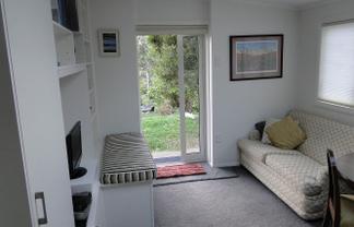 17 Milne Terrace, Island Bay