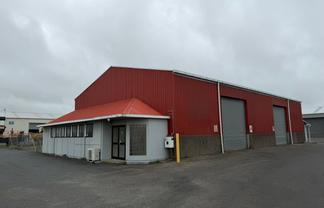 High Profile Workshop with Large Secured Yard