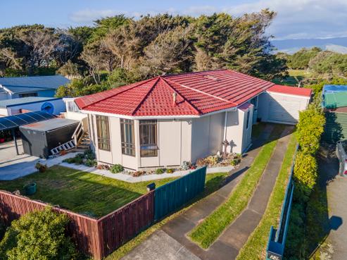 24 Scott Avenue, Otaki Beach