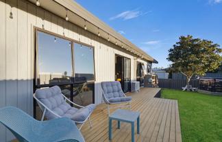 702B Park Road South, Akina
