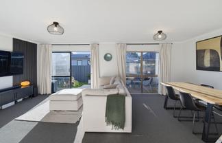 702B Park Road South, Akina