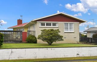 18 Deanwell Avenue, Deanwell