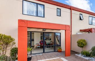 42C Stanmore Road, Phillipstown