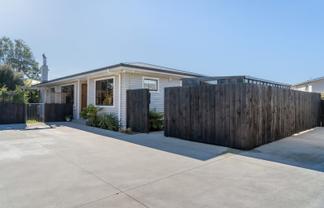 169 Welcome Bay Road, Welcome Bay
