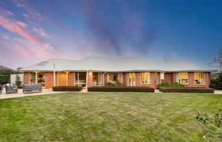 1 Becmead Drive, Harewood