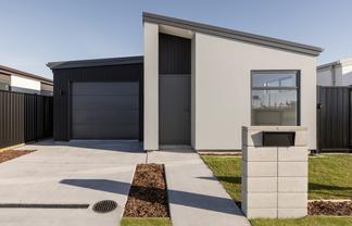 77 Empire Crescent, Papamoa