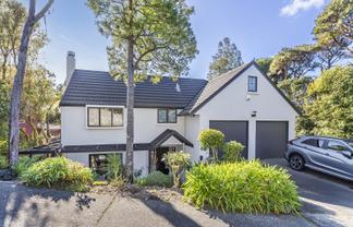 8 Furneaux Grove, Whitby