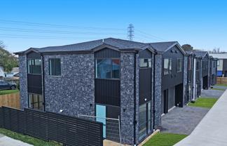2/20 Earlsworth Road, Mangere East
