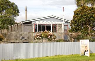 5 Te Whena Street, Otaki Beach