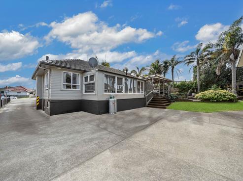 13 Gladfield Lane, Te Atatu Peninsula
