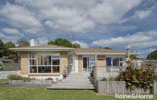 1 Upland Street, Brookfield