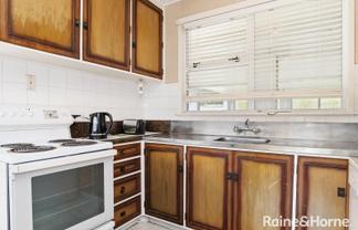 1 Upland Street, Brookfield