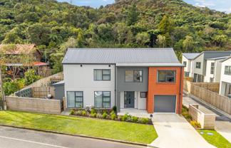 62a Akatarawa Road, Brown Owl