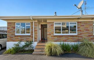 4/42 Clevedon Road, Papakura