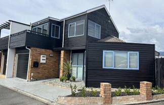 11 Highgrove Way, The Wood