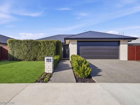 21 Quinn Crescent, Woodend